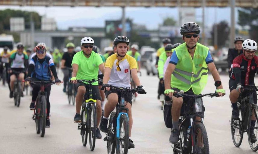 Erkan Aydın, çevre dostu ulaşıma dikkat çekmek için pedal çevirdi