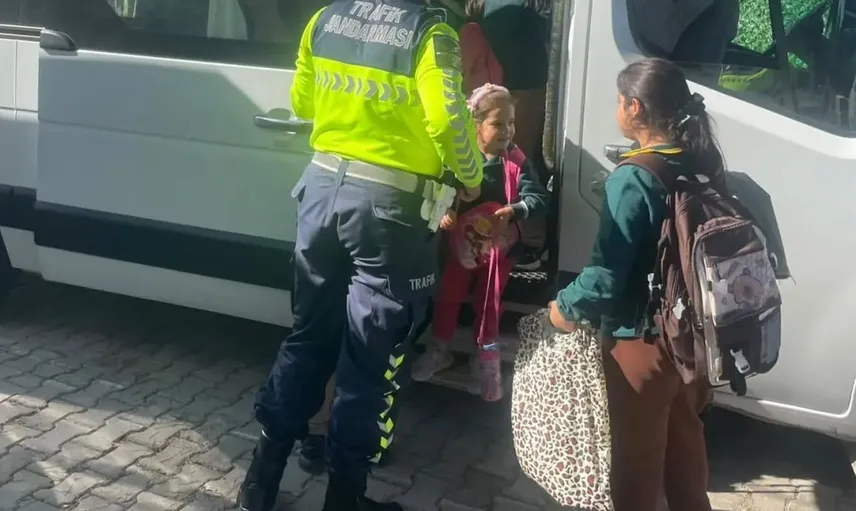 Kuyucak'ta öğrencilere trafik güvenliği semineri düzenlendi
