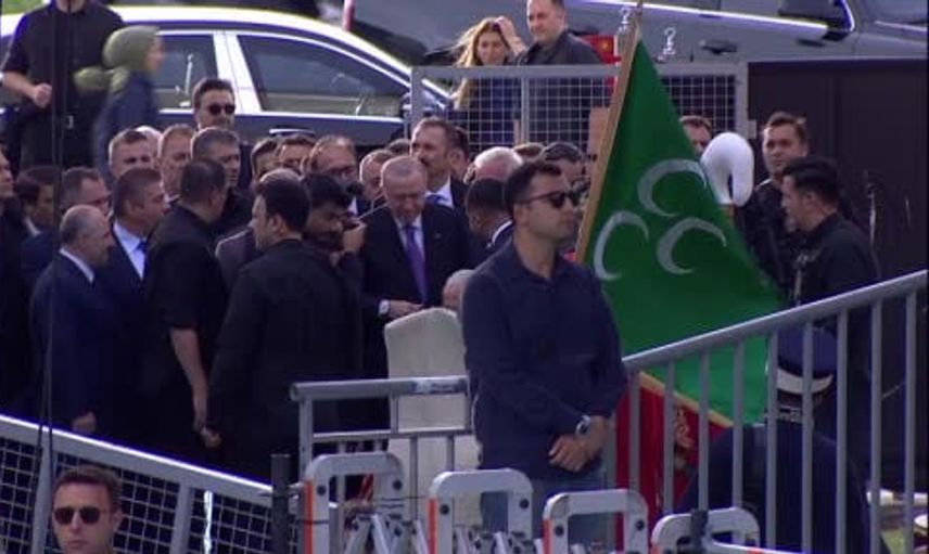 Cumhurbaşkanı Erdoğan, yağlı güreş finalini destekledi