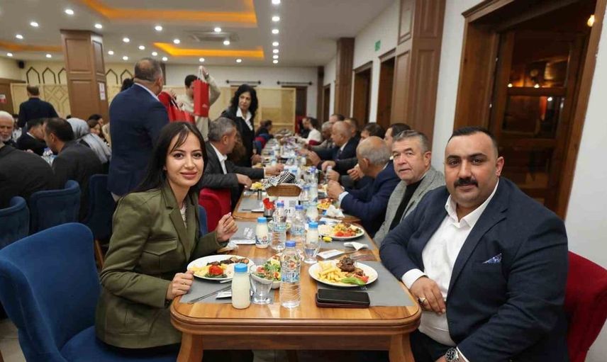 Yunusemre’de muhtarlar günü etkinliği: Başkan Balaban’dan iş birliği vurgusu