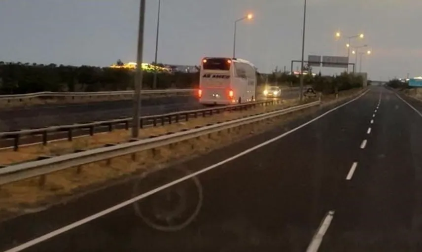 Ters yönde giden yolcu otobüsü Birecik’te panik yarattı