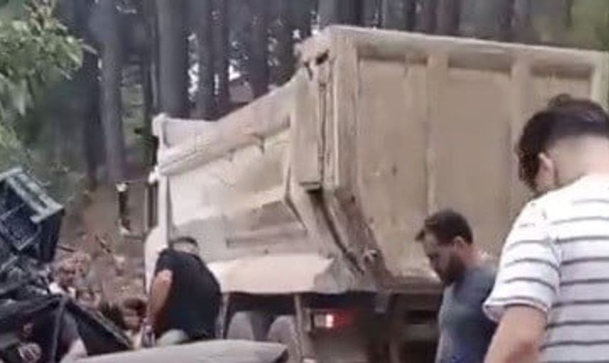 Erzin-Zorkun yolunda meydana gelen kazada 9 kişi yaralandı