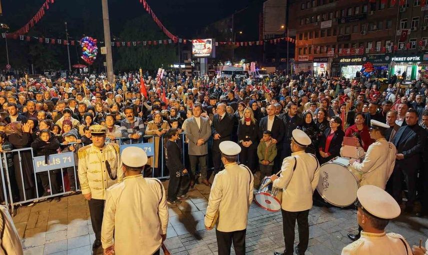 Kırıkkale'de Cumhuriyet Bayramı coşkusu: Fener alayı ve Bozlak Gecesi