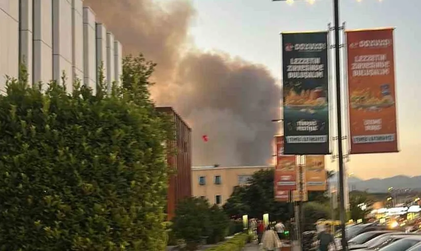 Fethiye'de orman yangını paniği: Alevler evlere yaklaşıyor