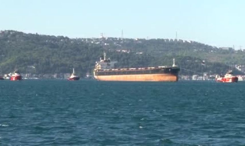 İstanbul Boğazı'ndan geçen liberya bayraklı gemi deniz trafiğini etkiledi