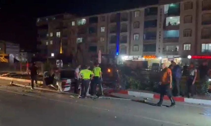 Elazığ'da kaza sonrası yaralılar hastaneye kaldırıldı