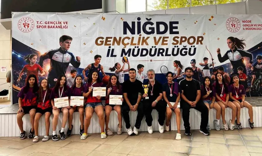 Kayseri kadın su topu takımı, ANALİG'de Türkiye ikinciliğini elde etti