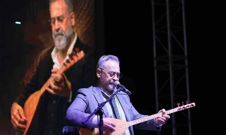 Zafer Bayramı coşkusu yunusemre’de tolga çandar ile kutlandı