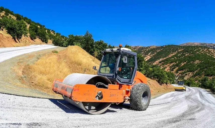 Pütürge'de ulaşım standartları yükseliyor: Yeni yol çalışmaları tamamlanıyor