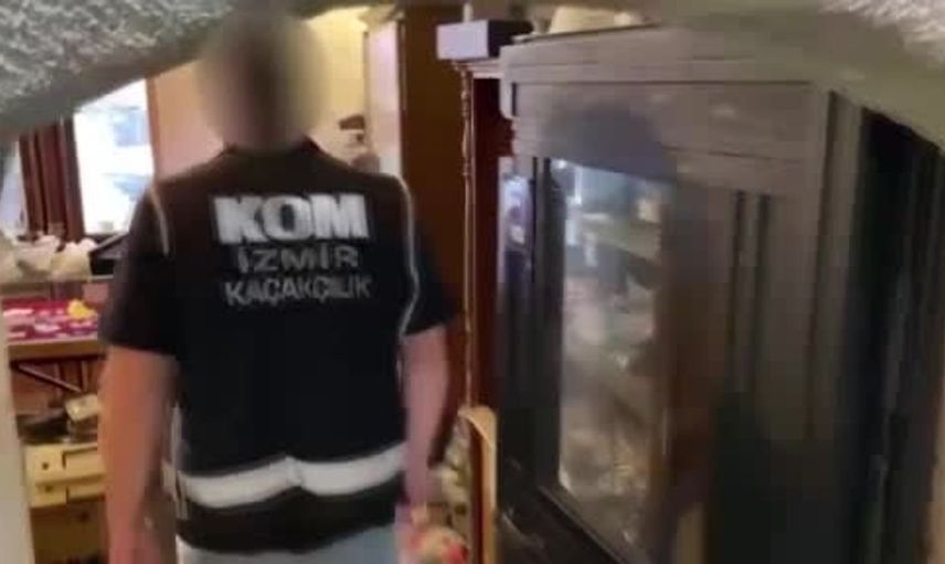 İzmir’de tarihi sikkelerle dolu iş yerine operasyon: 672 sikke ele geçirildi