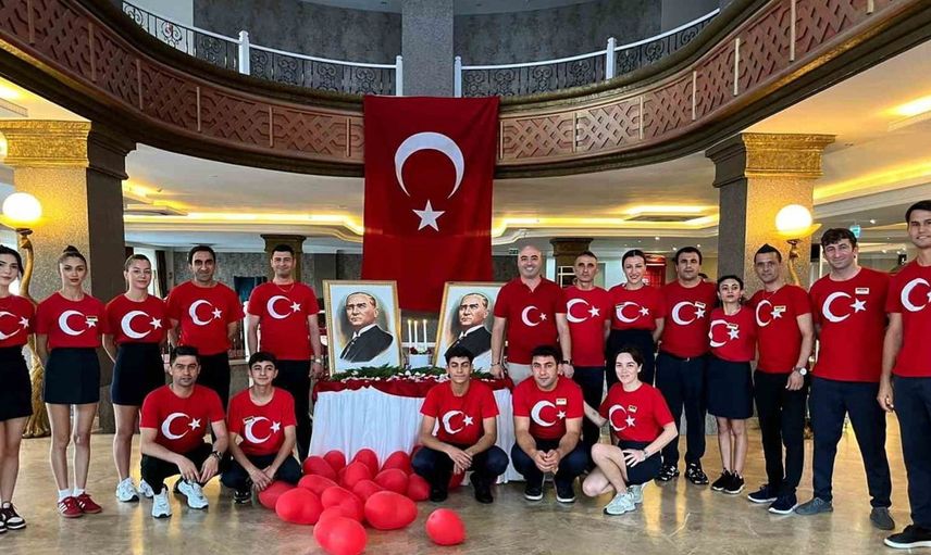 Bodrum'daki otelin 30 Ağustos coşkusu bayraklar altında kutlandı