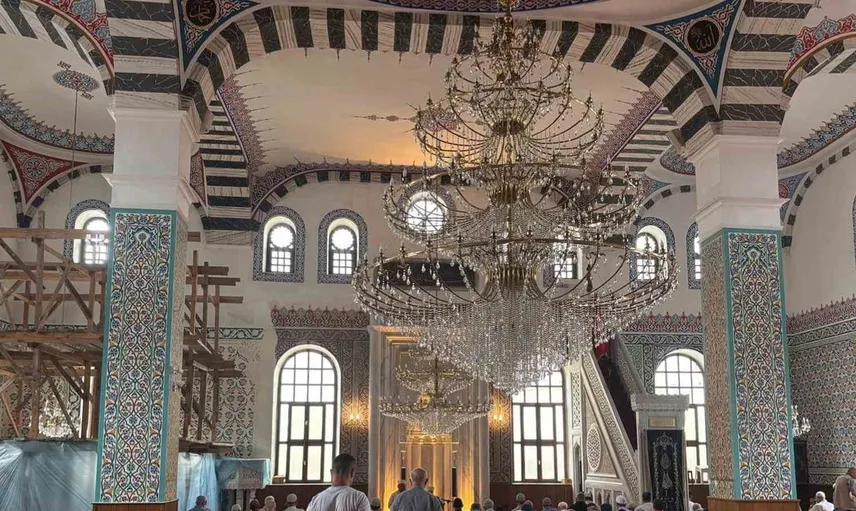 Depremde hayatını kaybedenler için dualar ve hatıralar