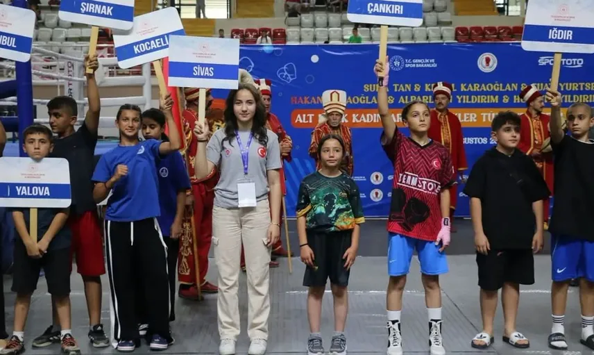 Sivas’ta U-13 Türkiye ferdi boks şampiyonası açılış töreni yapıldı
