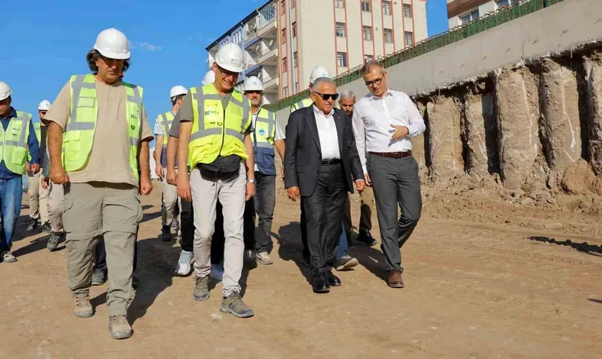 Kartal Kavşağı projesinde incelemeler sürüyor: Başkan Büyükkılıç'tan açıklamalar
