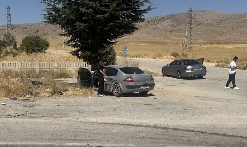 Eskişehir'de iki aracın çarpışması sonucu 6 kişi yaralandı
