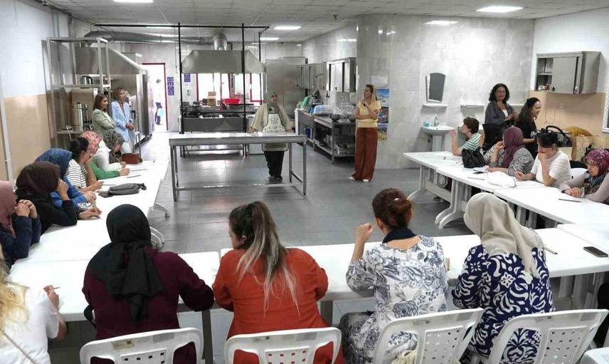 Denizli'de geleneksel lezzetlerin atölyesi yoğun ilgi görüyor