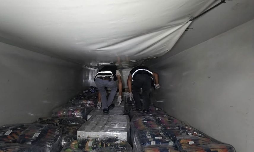 Kocaeli'de tırda dev kaçakçılık: 95 bin paket elektronik sigara tütünü ele geçirildi