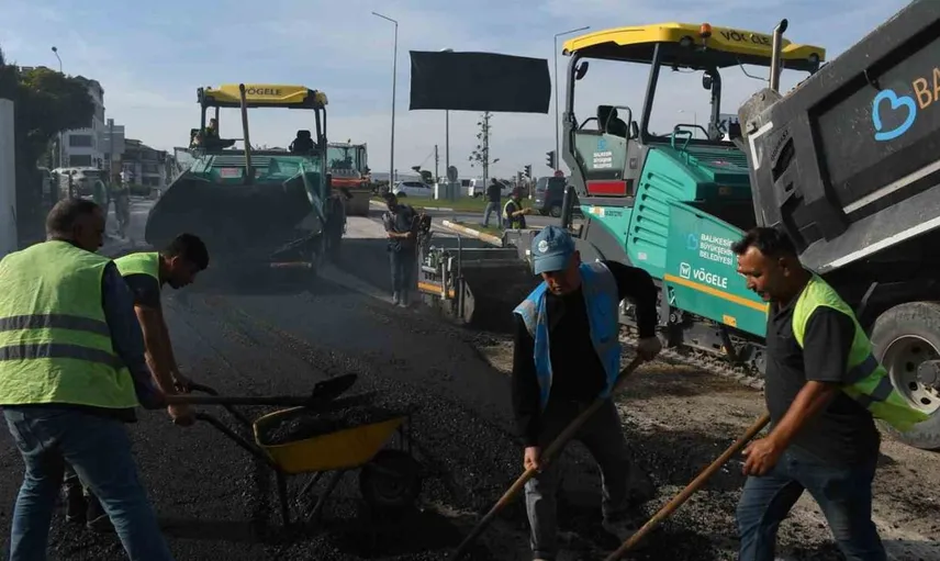 Bölgenin kalbi Küçük Sanayi sitesinde yollar yenilendi