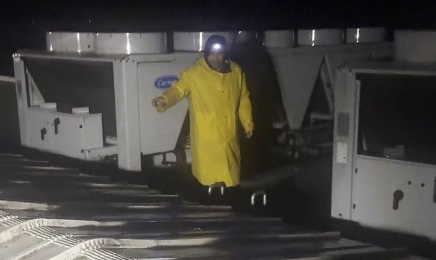 Çatılarda mahsur kalan vatandaşlar jandarma tarafından kurtarıldı