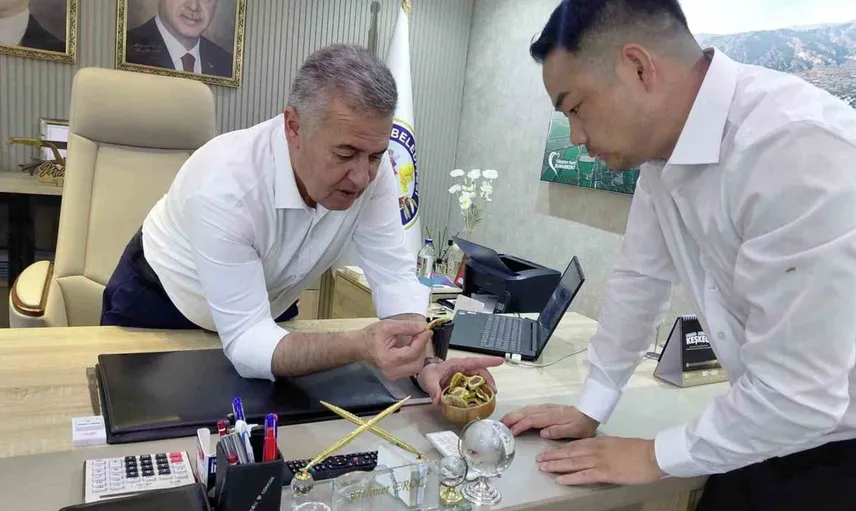 Çinli fenomen çift Aydın incirinin büyüsüne kapıldı