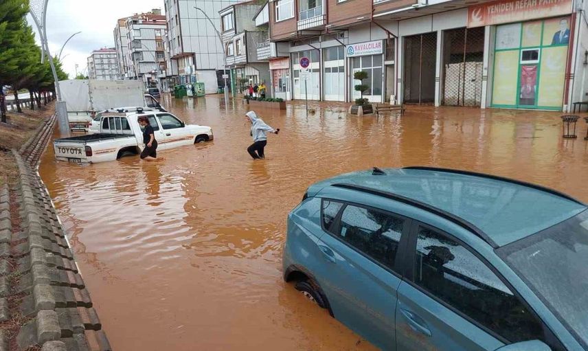 İyidere’de yağmur rekoru: Belediye Başkanı Saffet Mete'den uyarı