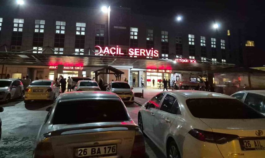 Eskişehir'de bıçaklı kavga: 1 kişi hastaneye kaldırıldı
