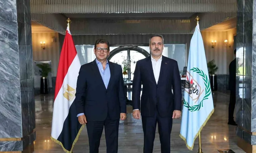 Dışişleri Bakanı Hakan Fidan'dan Kahire'de Mısır Genel İstihbarat Servisi Başkanı ile bir araya geldi