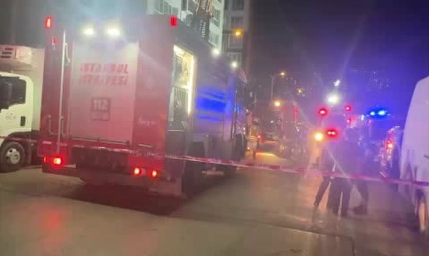 Esenyurt’ta 14 katlı binadaki yangında mahsur kalan 13 kişi tahliye edildi