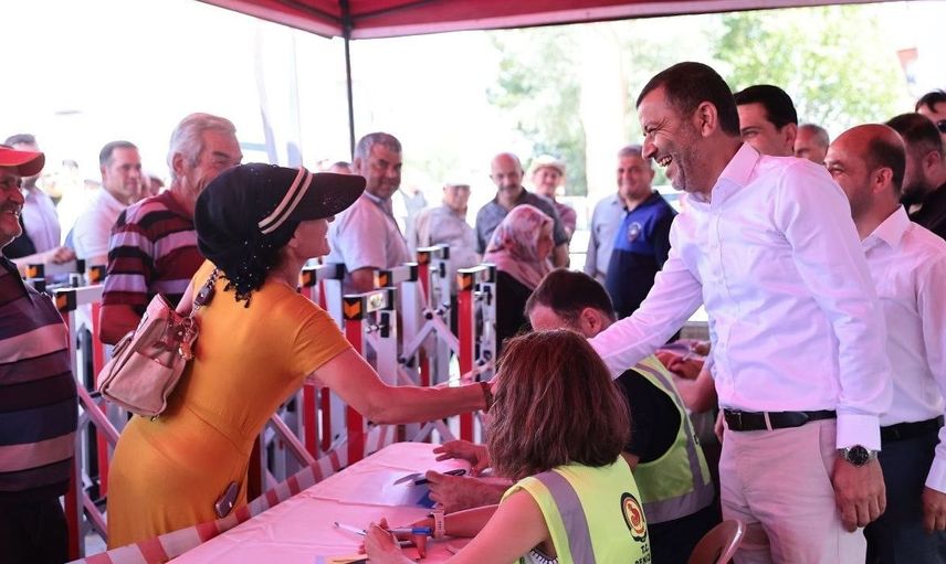Denizli Büyükşehir'in sera naylonu desteği ilk dağıtımı kale'de yapıldı