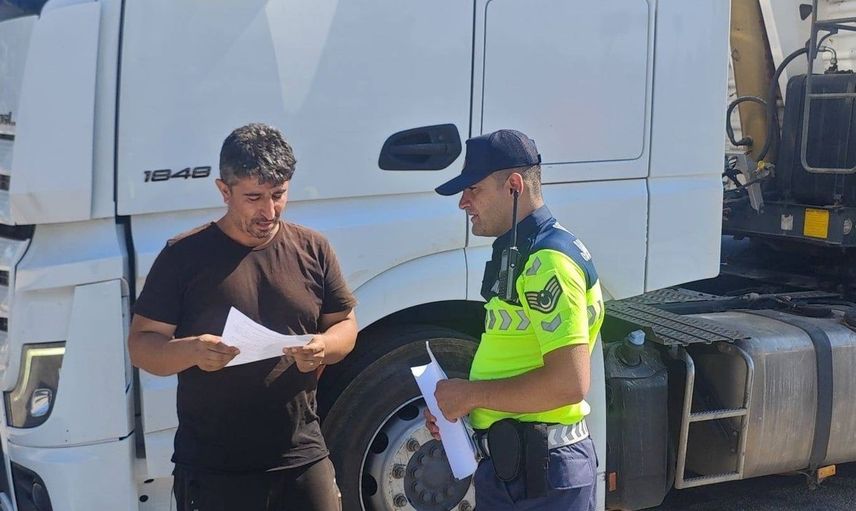 Otoyol jandarmasından sürücülere trafik güvenliği uyarıları