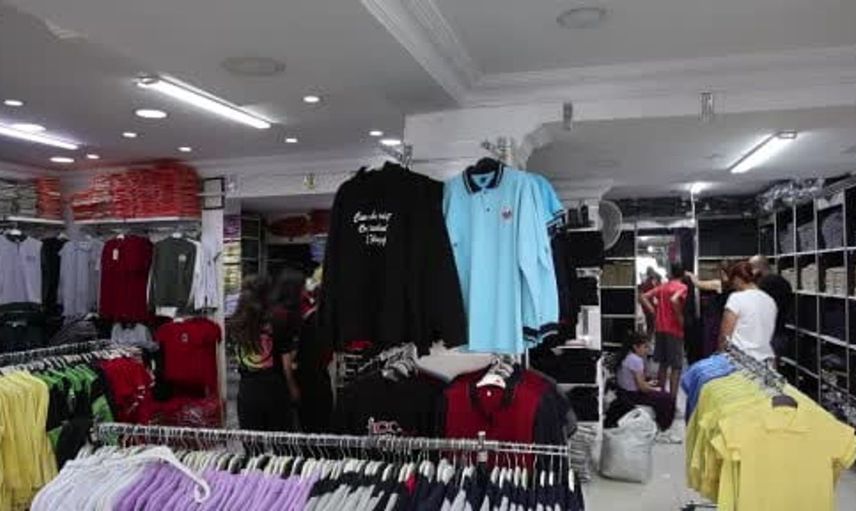 Elazığ'da okul kıyafeti alışverişi hareketlendi
