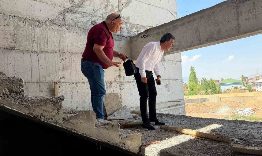 Ağrı Milli Eğitim Müdürü Çakan, eğitim yatırımlarını sahada takip ediyor