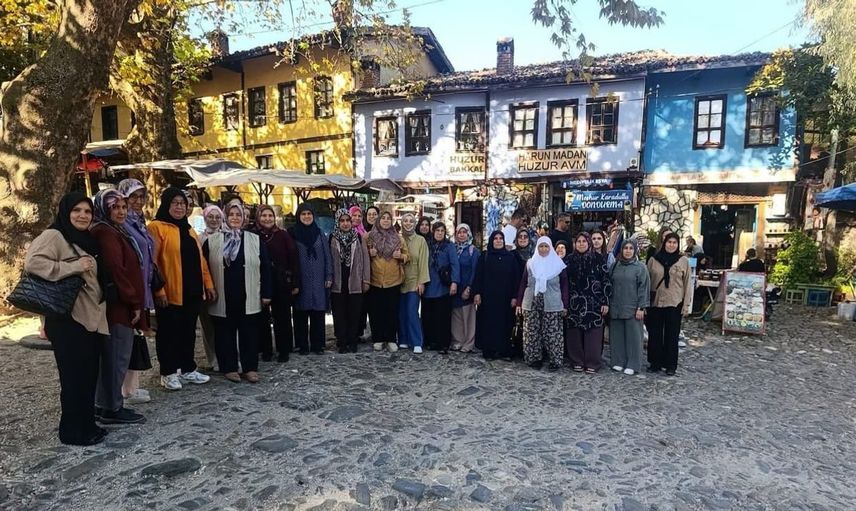 Sarıgöllü kadınlar bursa'nın tarihi ve kültürel zenginliklerini keşfetti