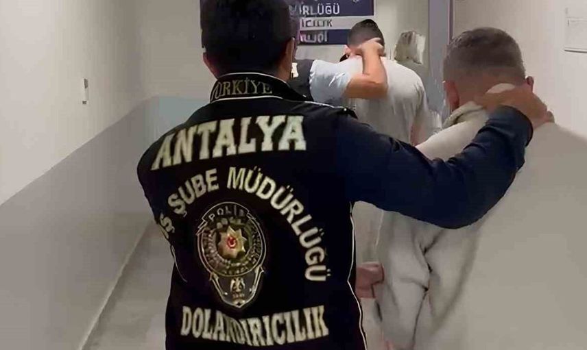 Antalya'da sahte başsavcı vekili ve iki suç ortağı adalete teslim edildi