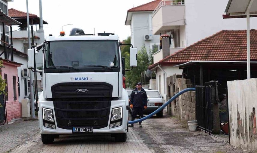 Başkan Aras, dalaman'da sel sonrası incelemelerde bulundu