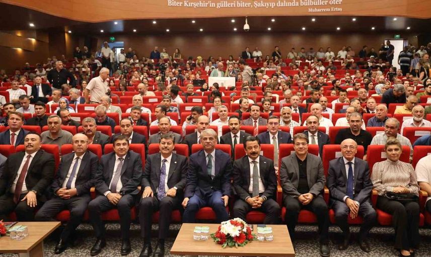 Kırşehir'de kültür ve müzik rüzgarı: Neşet Ertaş festivali başladı