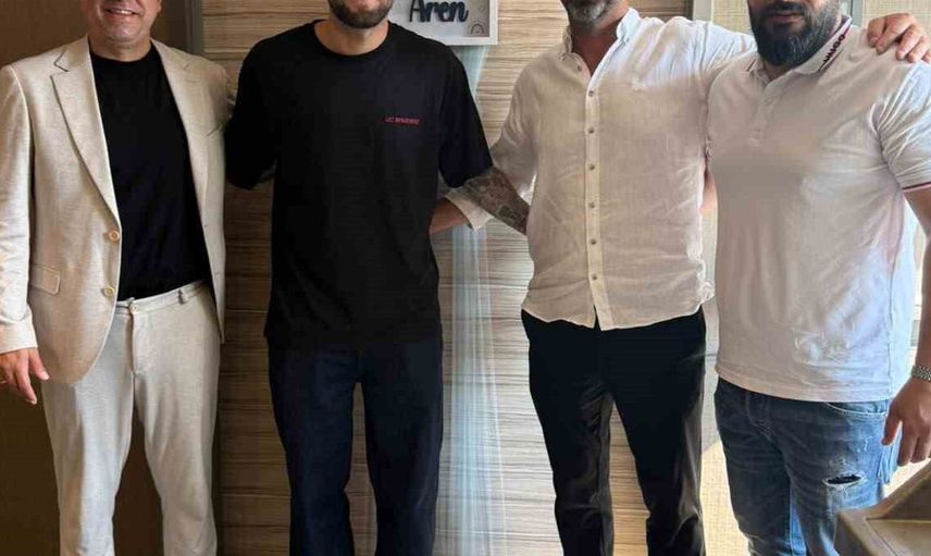 Artun Akçakın baba oldu: Aren ismiyle bir erkek bebek dünyaya geldi