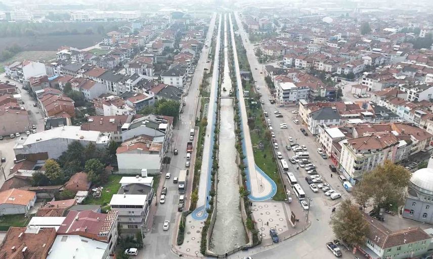 İnegöl Belediyesi, kış yağışlarına hazırlık için geniş çaplı temizlik çalışması başlattı