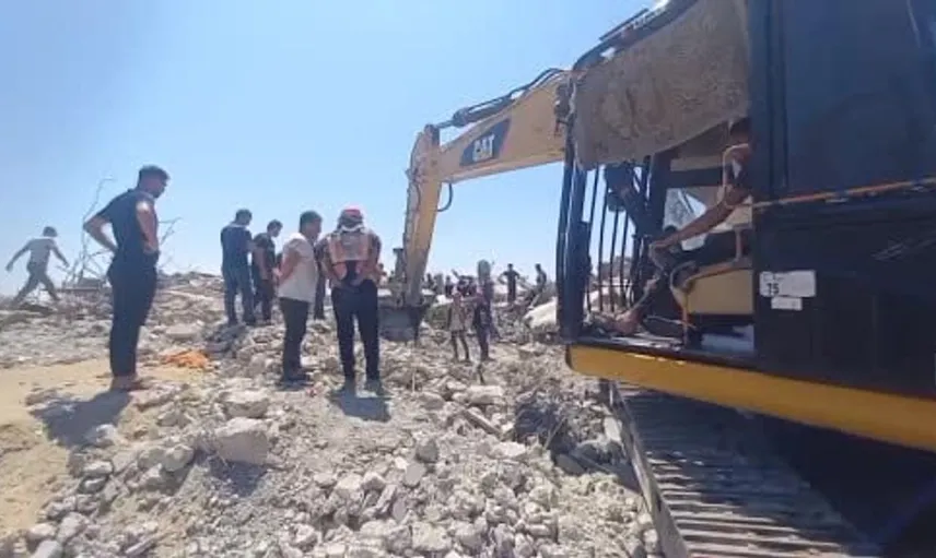 Gazze'de sivil savunma ekipleri enkazdan 20 cenaze çıkardı