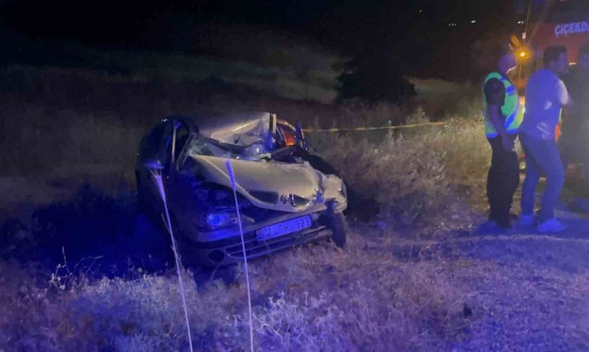 Kırşehir'de otomobil traktöre çarptı: 1 ölü, 2 yaralı