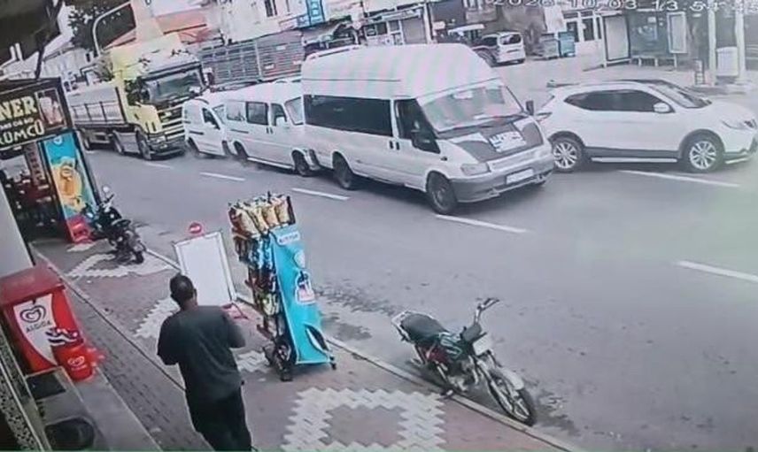 Nevşehir'de tırın sebep olduğu zincirleme kaza güvenlik kamerasında görüntülendi