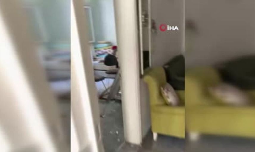 Gaziantep’te deprem sonrası bir evin tavanında çökme meydana geldi