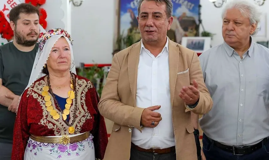 Efeler'de tarihi yolculuk: Zaferden kurtuluşa sergisi açıldı