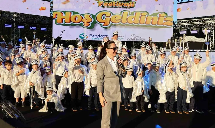 Beykoz mısır festivalinde sefo ve demet akalın rüzgârı
