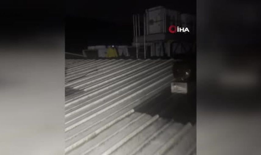 İstanbul'da su baskınına maruz kalan vatandaşlar jandarma tarafından kurtarıldı