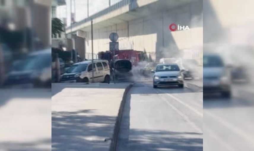 Şişli'de seyir halindeki otomobili alevler sardı