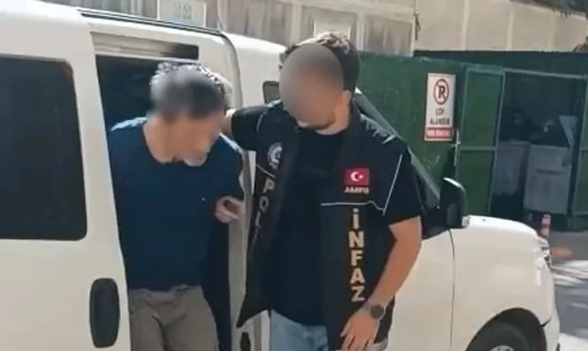 Bursa'da adalet tecelli etti: 3 aranan şahıs kargo görevlisi kılığında yakalandı
