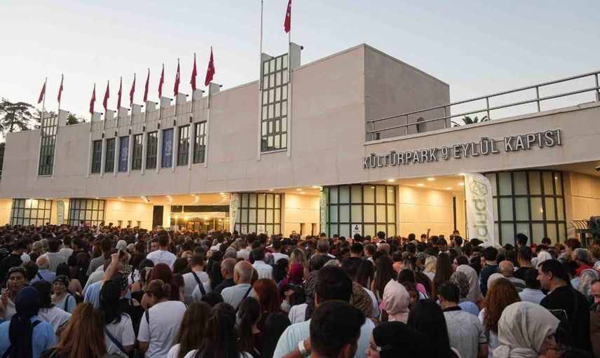 İzmir Fuarı'nda eğlence dolu günler: 95. İzmir Enternasyonal Fuarı'nda program belli oldu