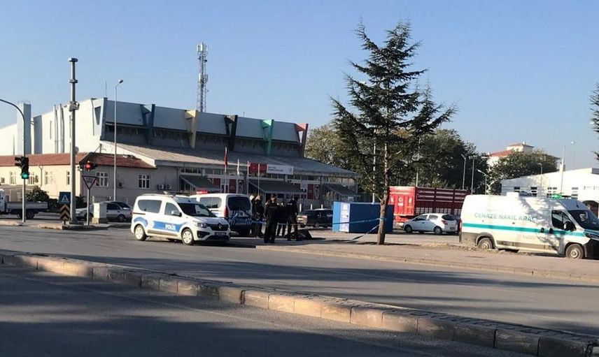 Ereğli'de kaldırımda bir kişinin cesedi bulundu