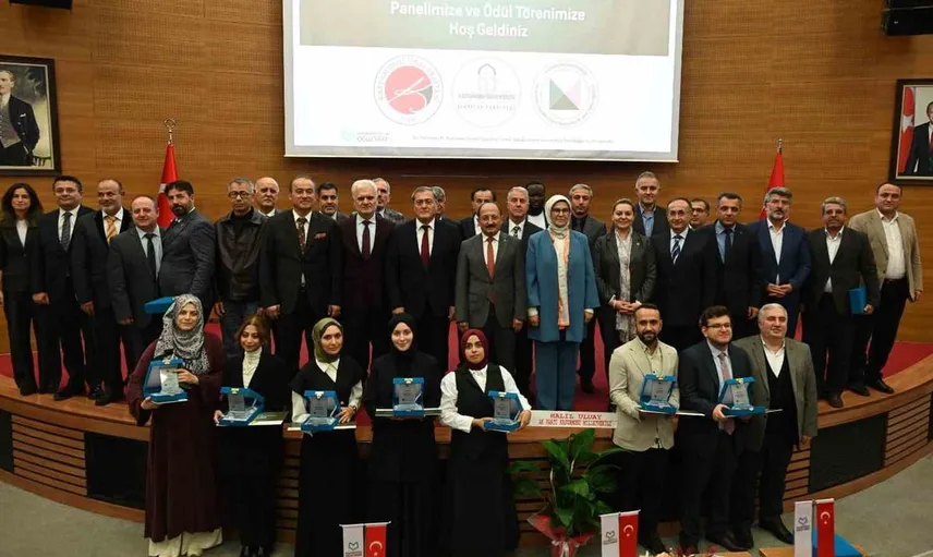 İlahiyat akademisinin yeni yıldızları ödüllerini aldı: 7. Tez Yarışması sonuçlandı